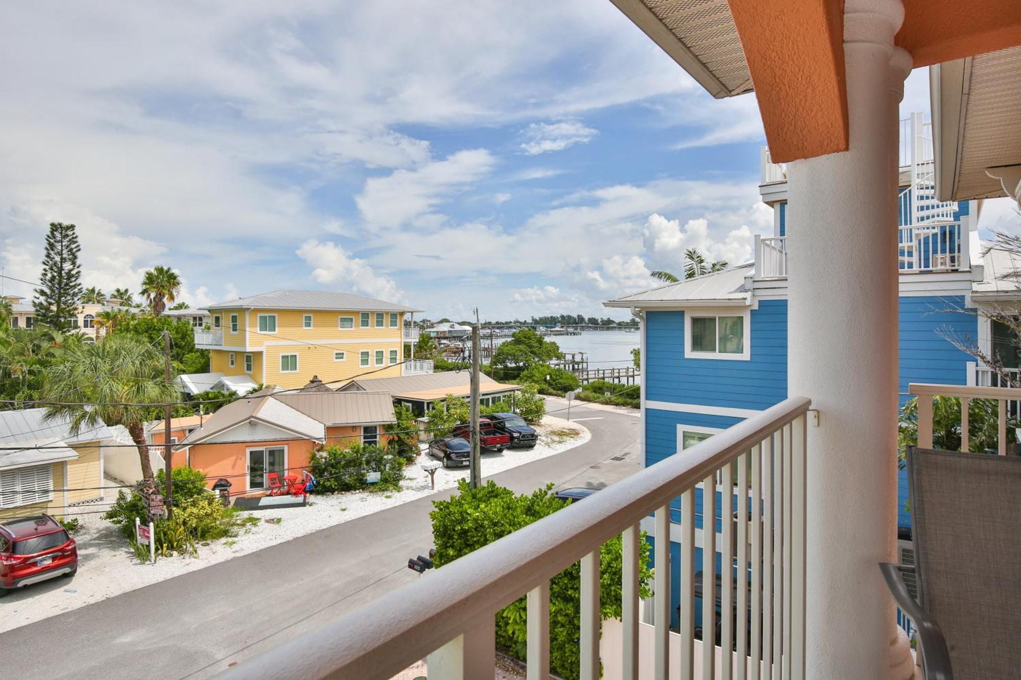 Hibiscus Hideaway B - Top Floor Unit Bradenton Beach Bagian luar foto